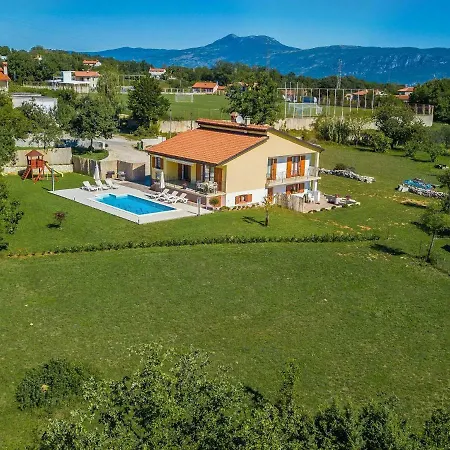 Beautiful Holiday Home With Private Pool In Labin Nedeščina