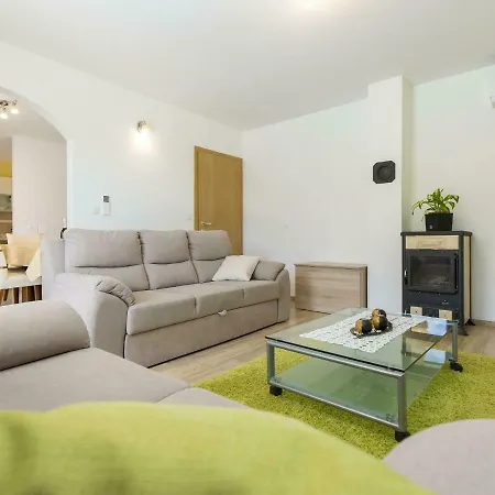 Tatil Evi Beautiful Holiday Home With Private Pool In Labin Nedeščina