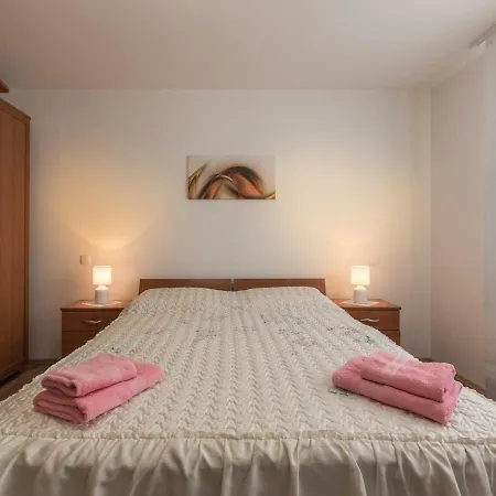 Beautiful Holiday Home With Private Pool In Labin * Nedeščina