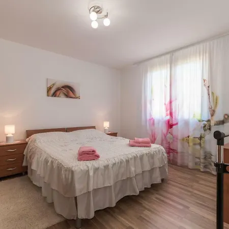 Beautiful Holiday Home With Private Pool In Labin *