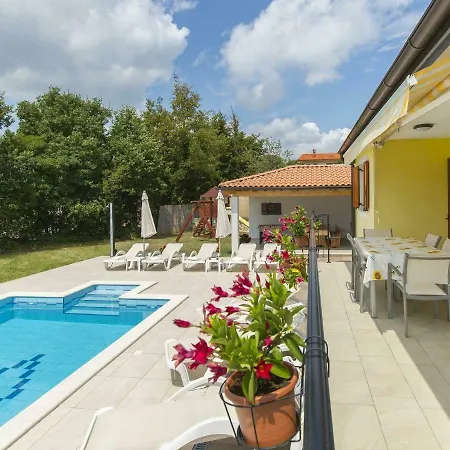 Beautiful Holiday Home With Private Pool In Labin Tatil Evi