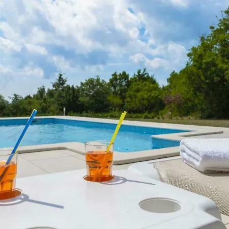 Tatil Evi Beautiful Holiday Home With Private Pool In Labin *